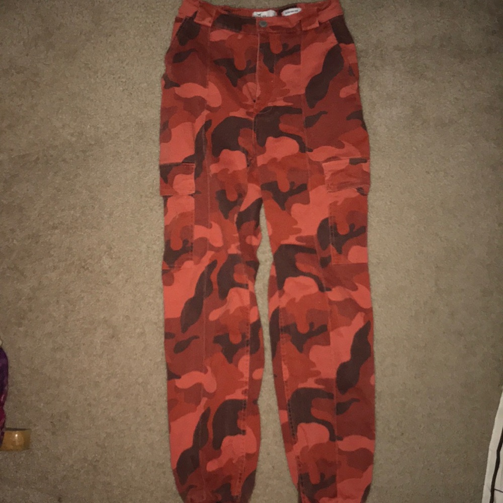 Red high rise camo pants from Hollister used once